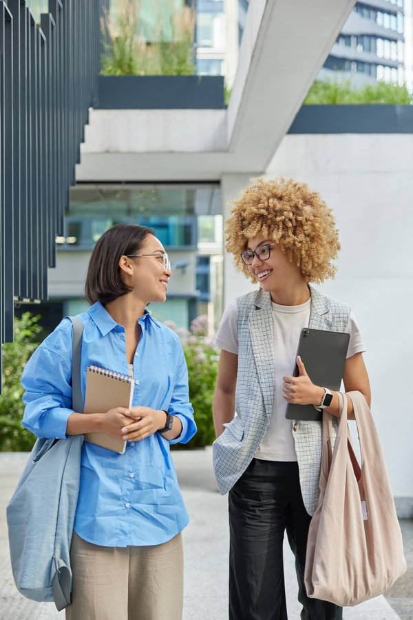 Quelles sont les stratégies de gestion de la santé mentale des personnages dans « Darkest Dungeon »?